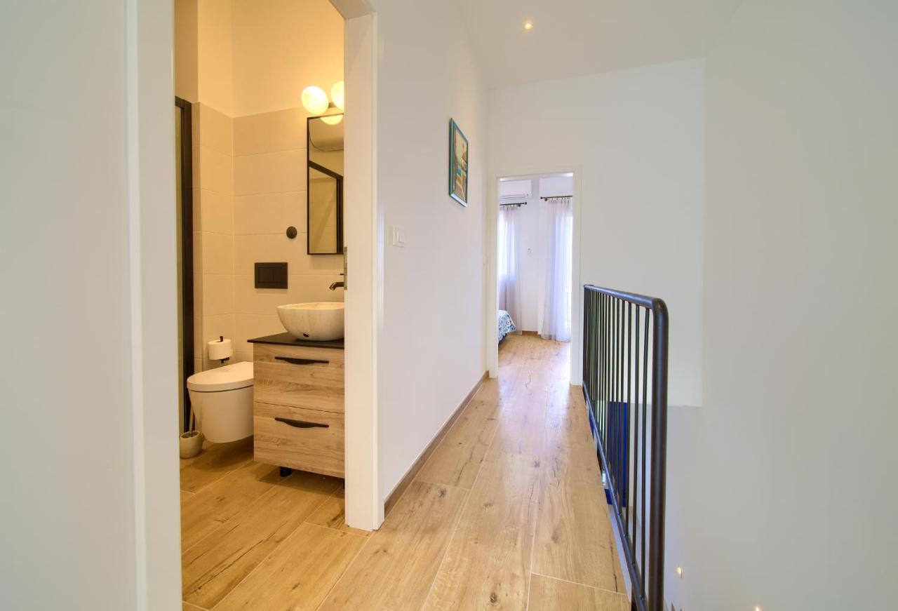 Apartman Placa Njivice Eksteriør bilde